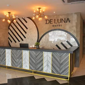 De Luna Sri Petaling Otel